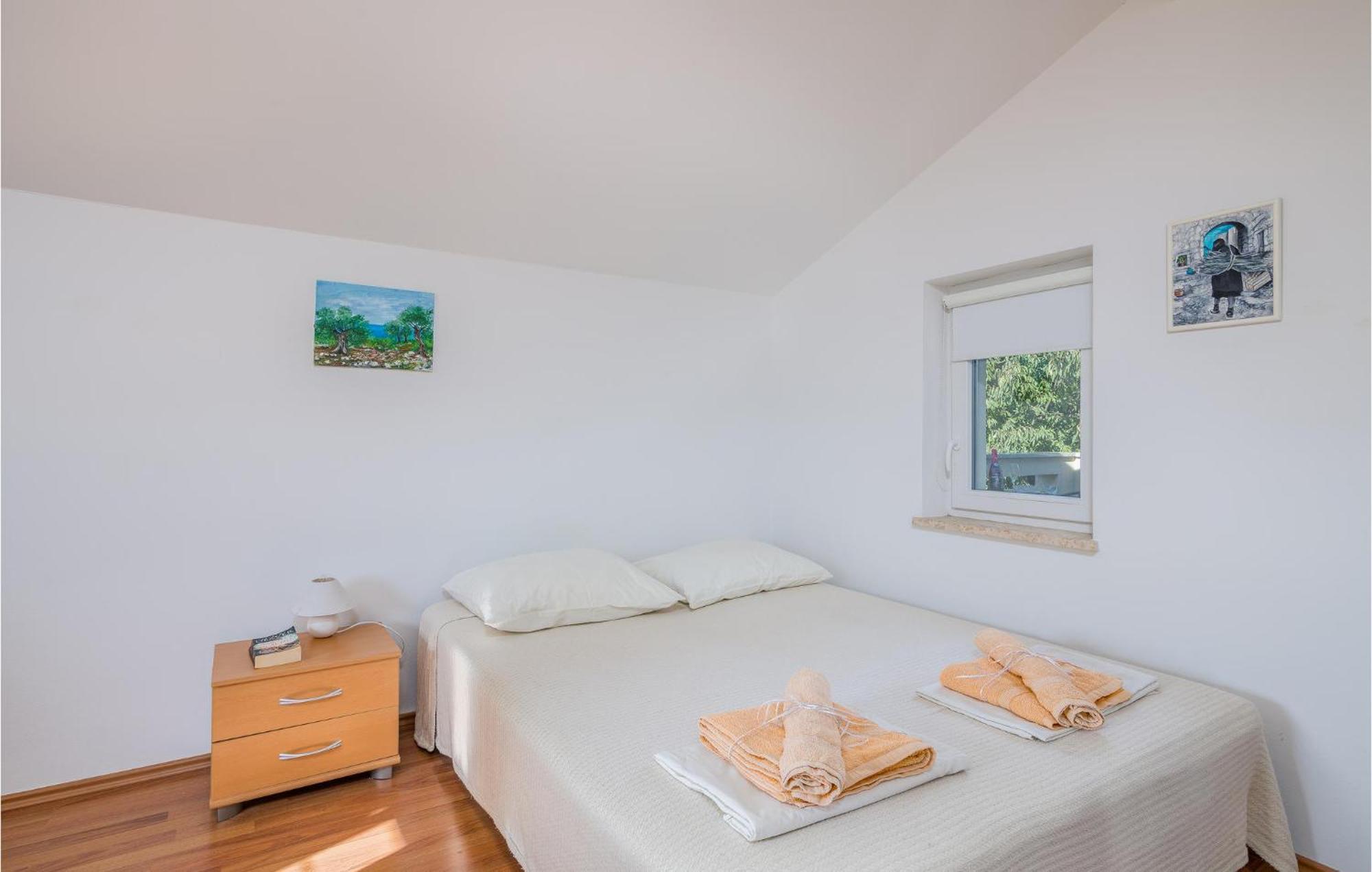 Cozy Apartment In Malinska Dubasnica With Wifi Eksteriør billede