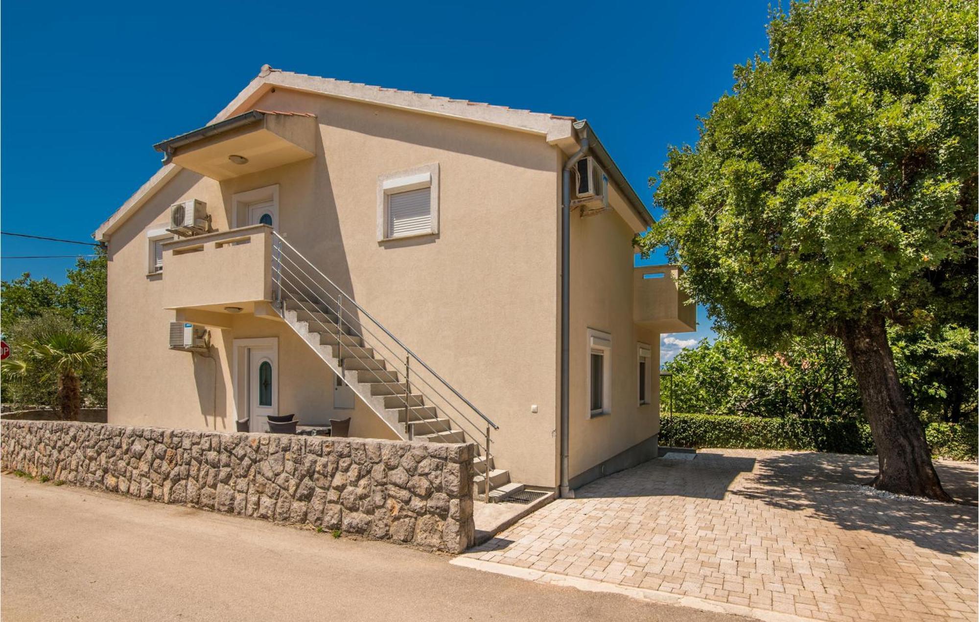 Cozy Apartment In Malinska Dubasnica With Wifi Eksteriør billede